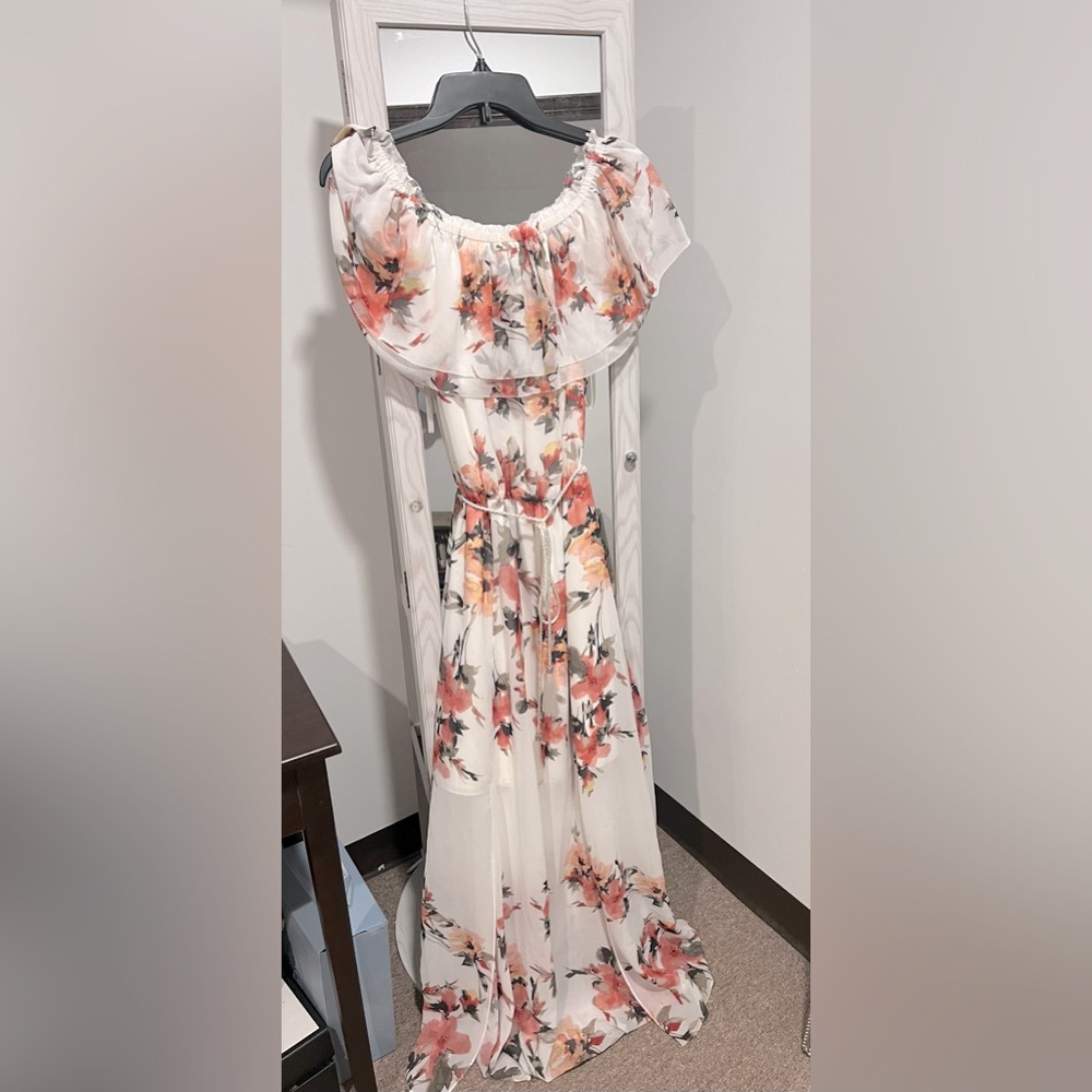 White House Black Market white floral off the shoulder maxi dress, size Large